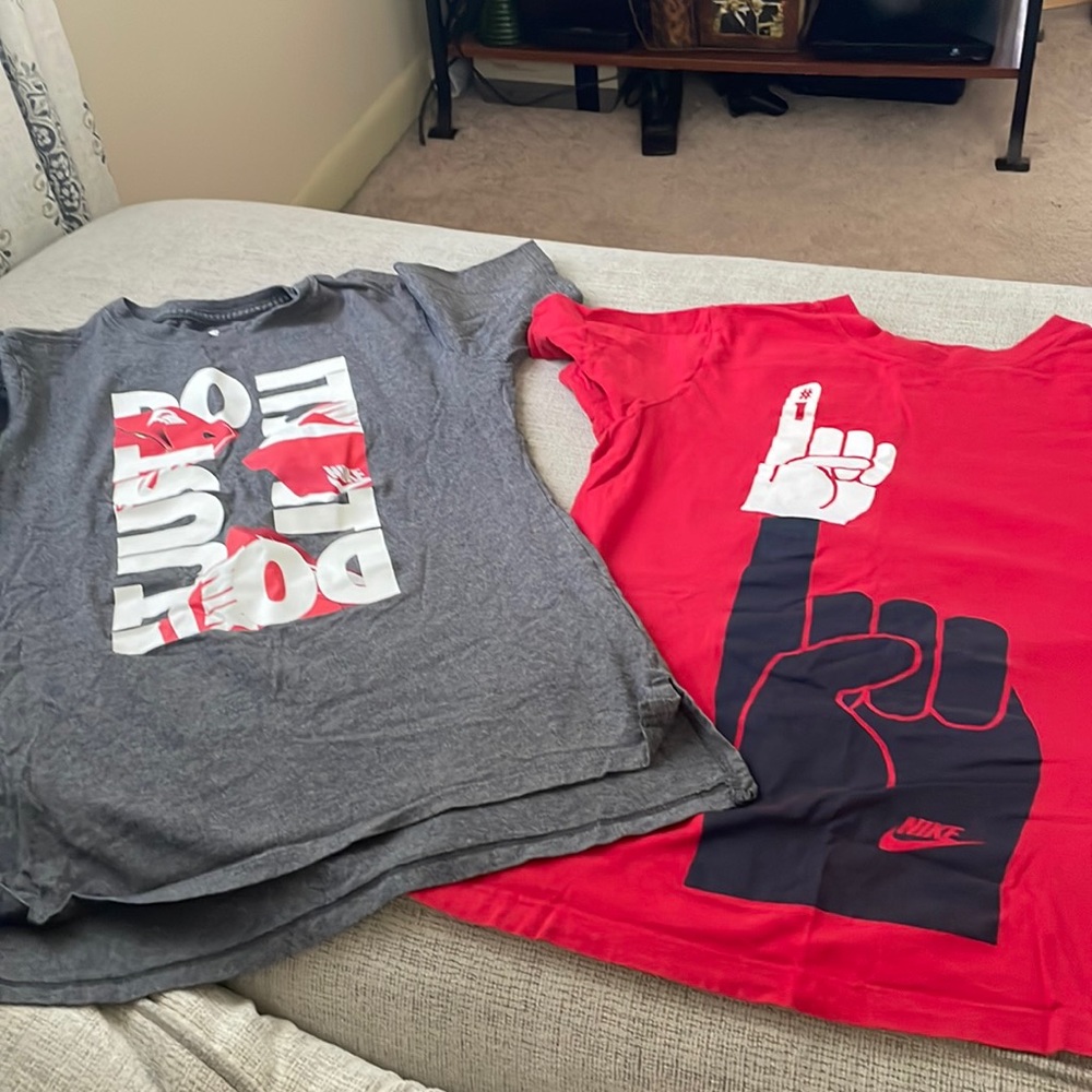 Lot of 2 Boys Size Large Nike T-shirts